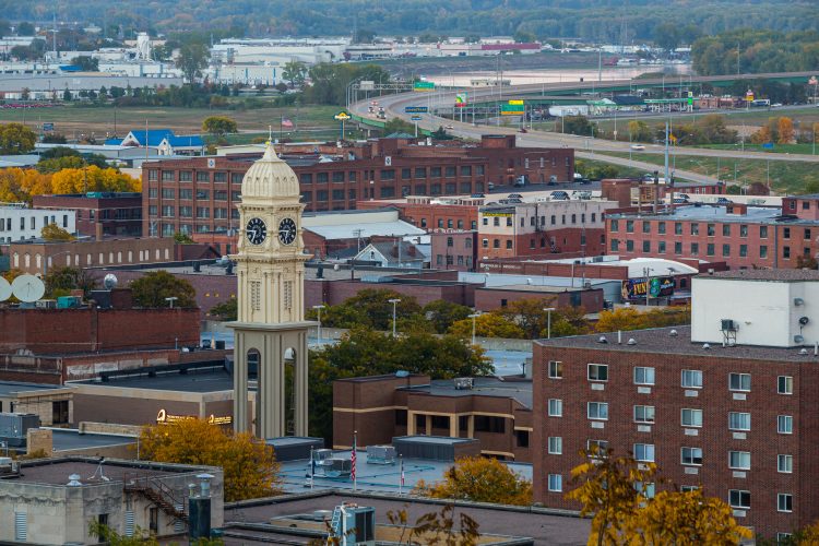 East Dubuque, IL Real Estate & Homes for Sale